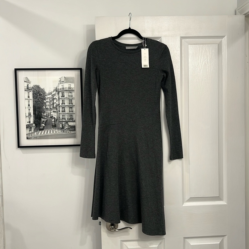 Never been worn Vince, grey dress size small!